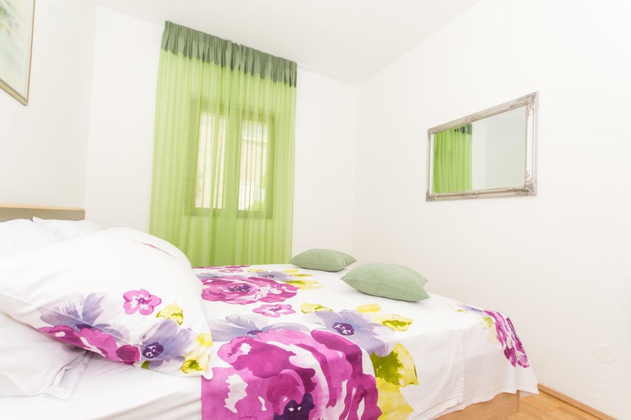 Holiday Home Ruzmarin Трогір Екстер'єр фото