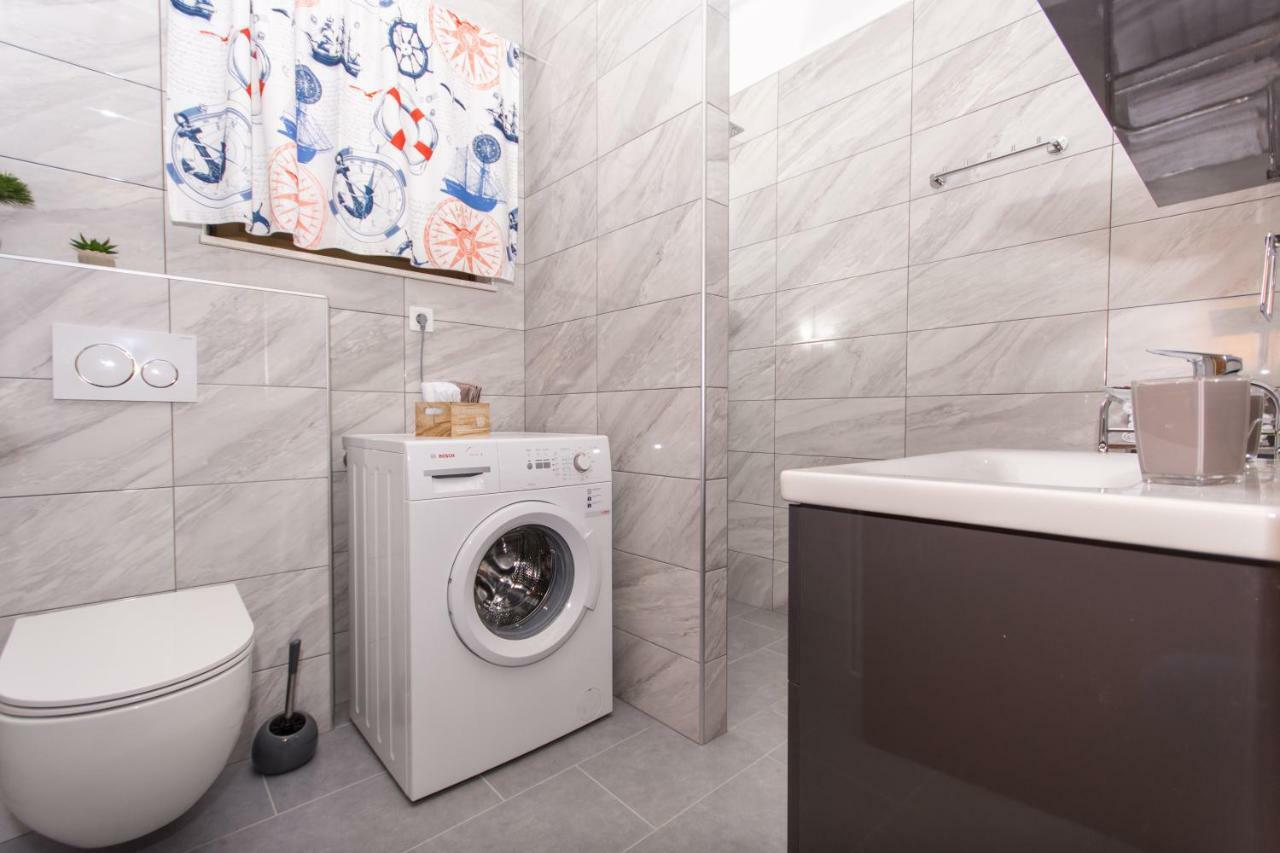 Holiday Home Ruzmarin Трогір Екстер'єр фото