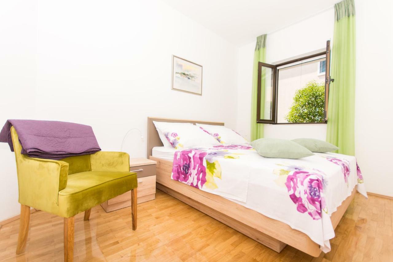 Holiday Home Ruzmarin Трогір Екстер'єр фото