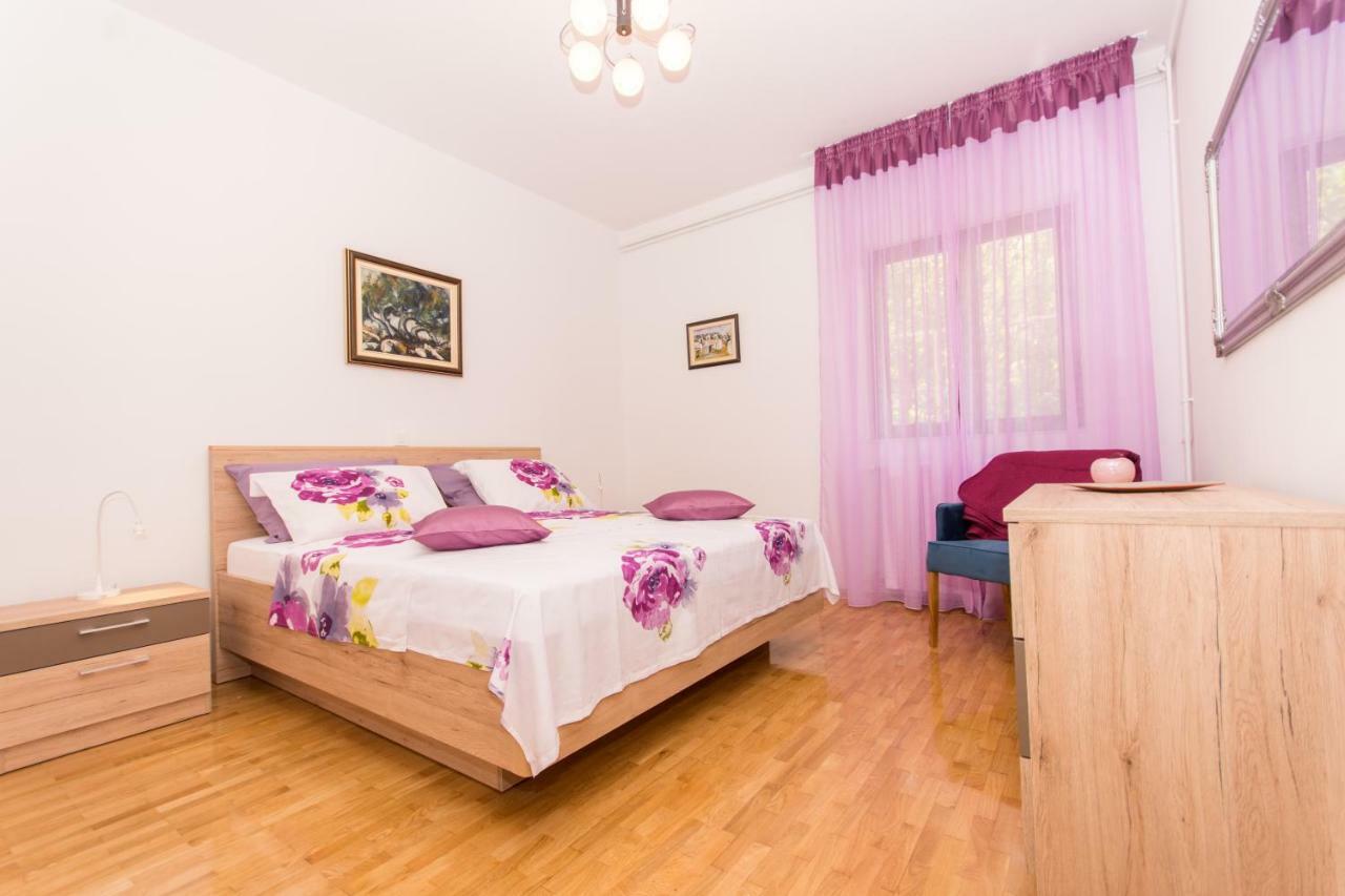 Holiday Home Ruzmarin Трогір Екстер'єр фото